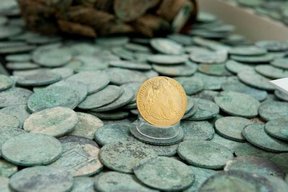 клады испанских золотых и серебряных монет
