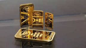 казахстанцы купили 82 кг золотых слитков
