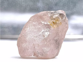 крупнейший розовый алмаз